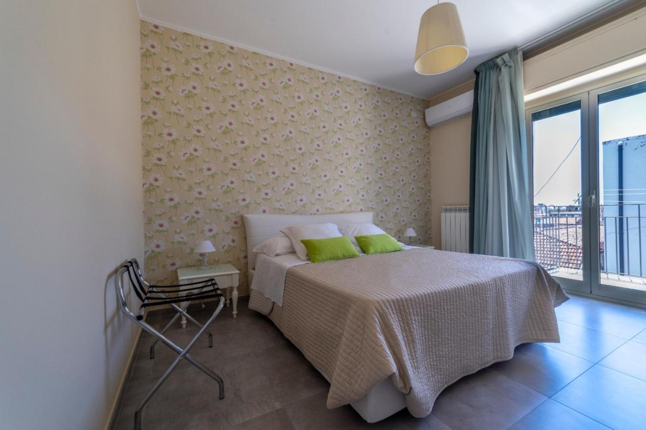 B&B Attico 160 Катания Экстерьер фото